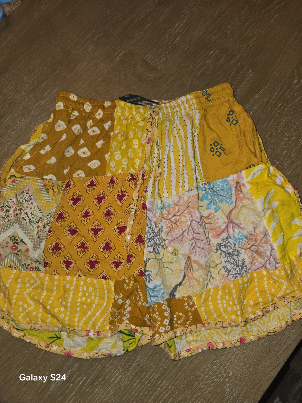 EARTHBOUND Yellow Patchwork Shorts Womens S NEW